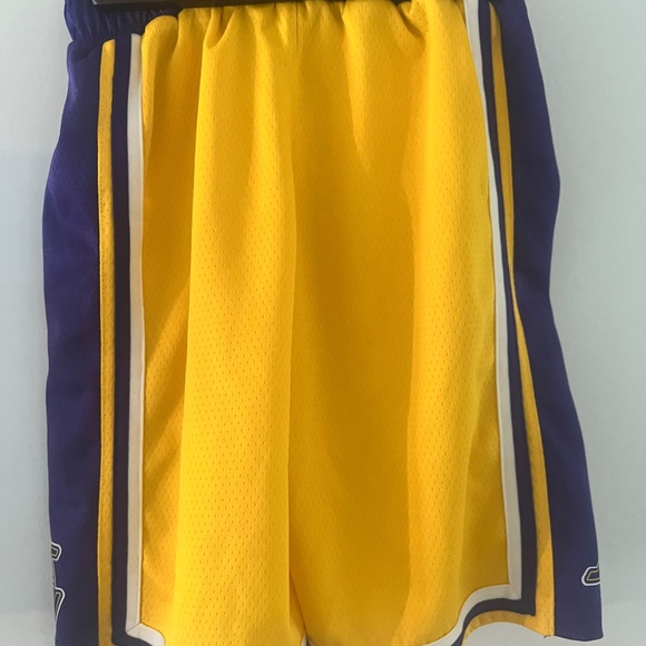 Youth Size Small Authentic LA Lakers Basketball Shorts - Picture 2 of 4